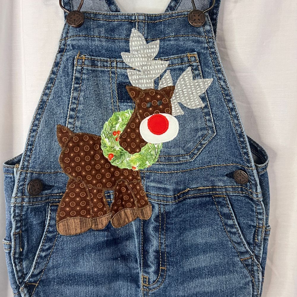OshKosh denim overall applique Christmas reindeer custom embroidered Unisex 2t - Picture 2 of 5